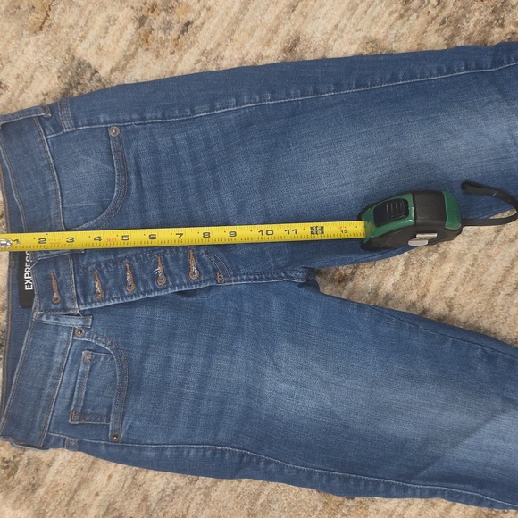 Express Jeans. Button down!  Like New ! SIZE 2 - Picture 5 of 9